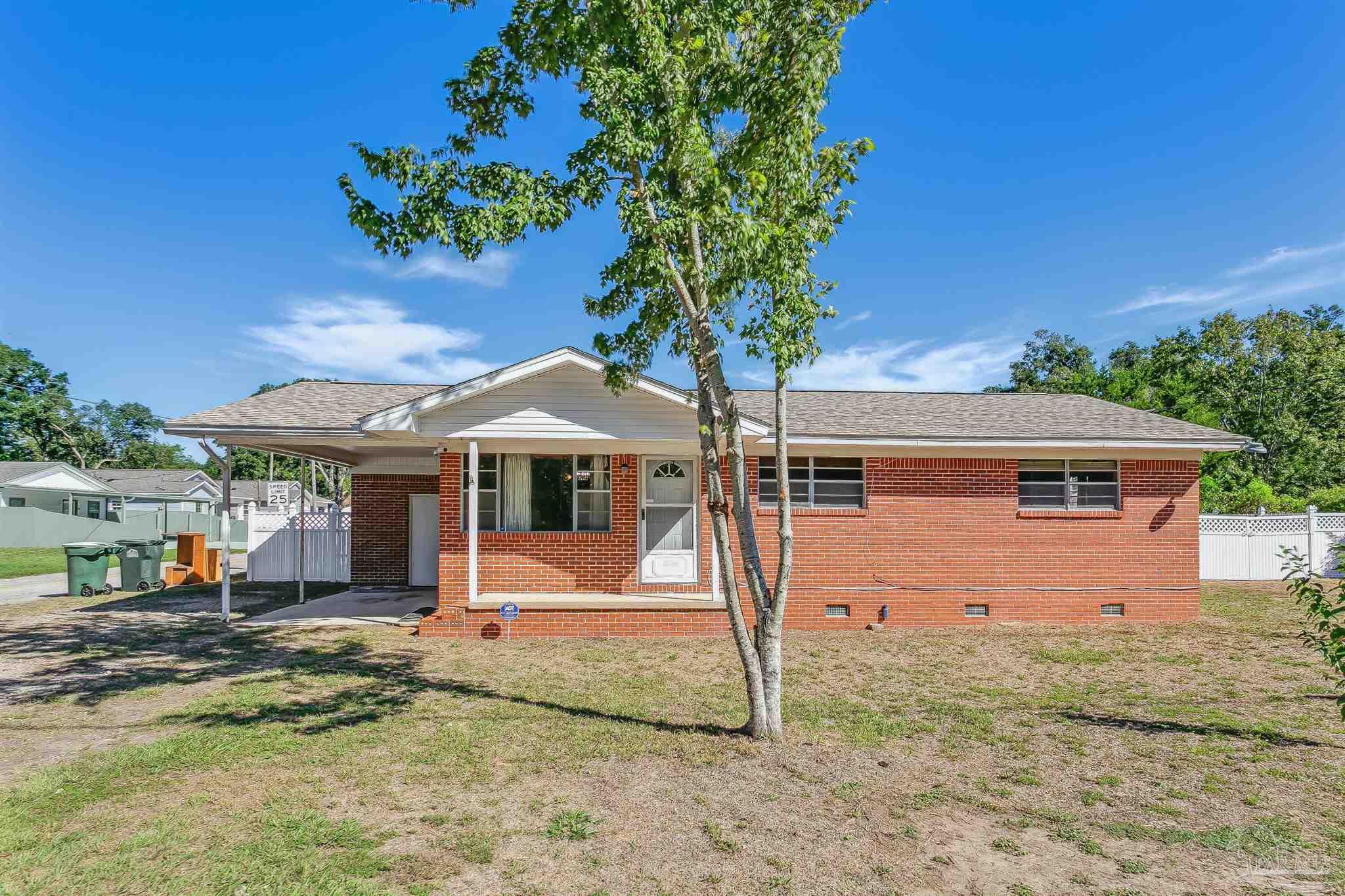 Photo 1 of 28 — 7420 W Jackson St, Pensacola, FL 32506
