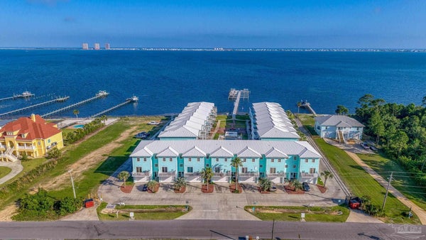 888 SOUND HARBOR CIR, GULF BREEZE, FL 32563 - Image f02cfa78aecd4e270deb05d67978e526/1561319630
