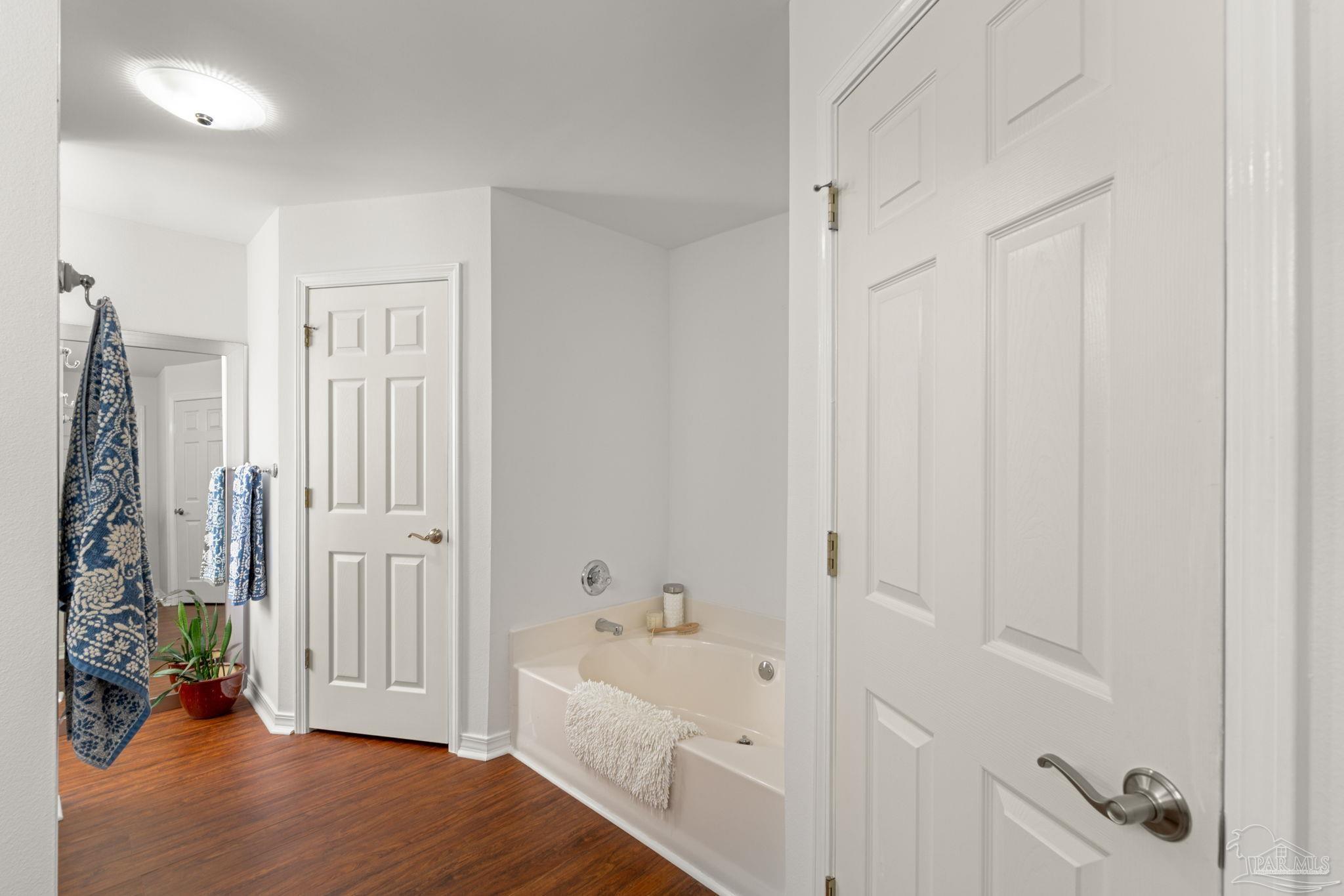 Navarre, Florida 32566, United States, 4 Bedrooms Bedrooms, ,2 BathroomsBathrooms,Residential,Active,257397