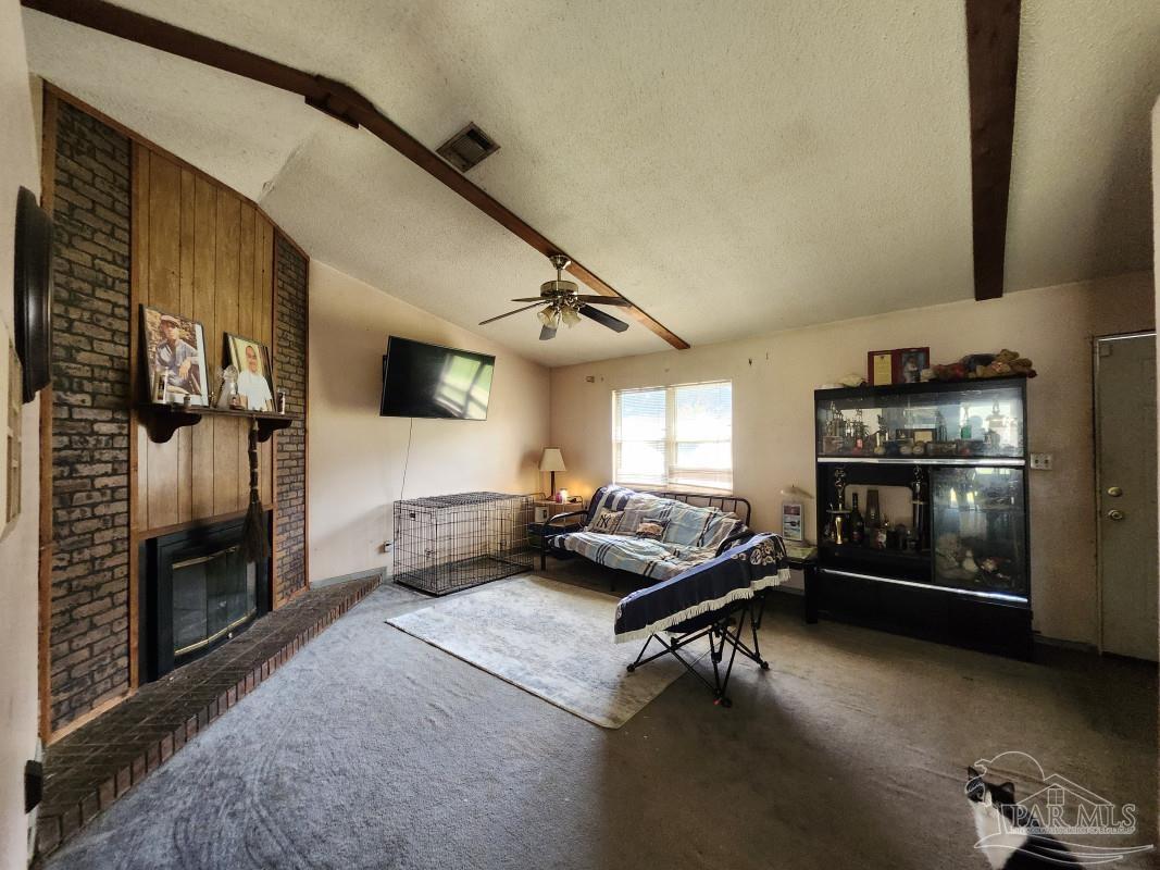 4521 Pine Spring Dr