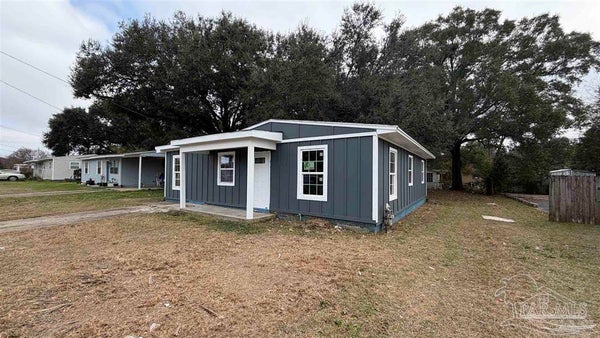 827 W MICHIGAN AVE, PENSACOLA, FL 32505 - Image f3aab338cb34612ded6d3a77a9f9b2af/846384759