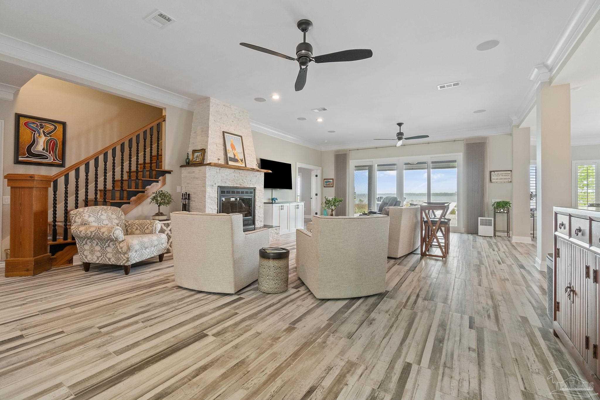6711 Tom King Bayou Rd