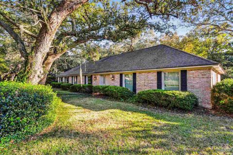 A home in Gulf Breeze