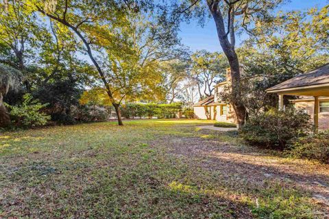 A home in Gulf Breeze