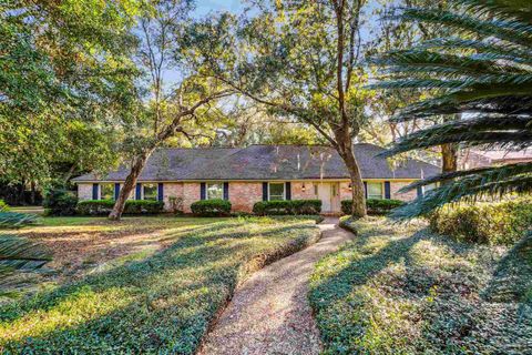 A home in Gulf Breeze