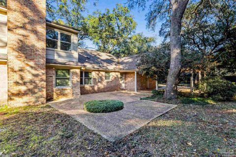 A home in Gulf Breeze