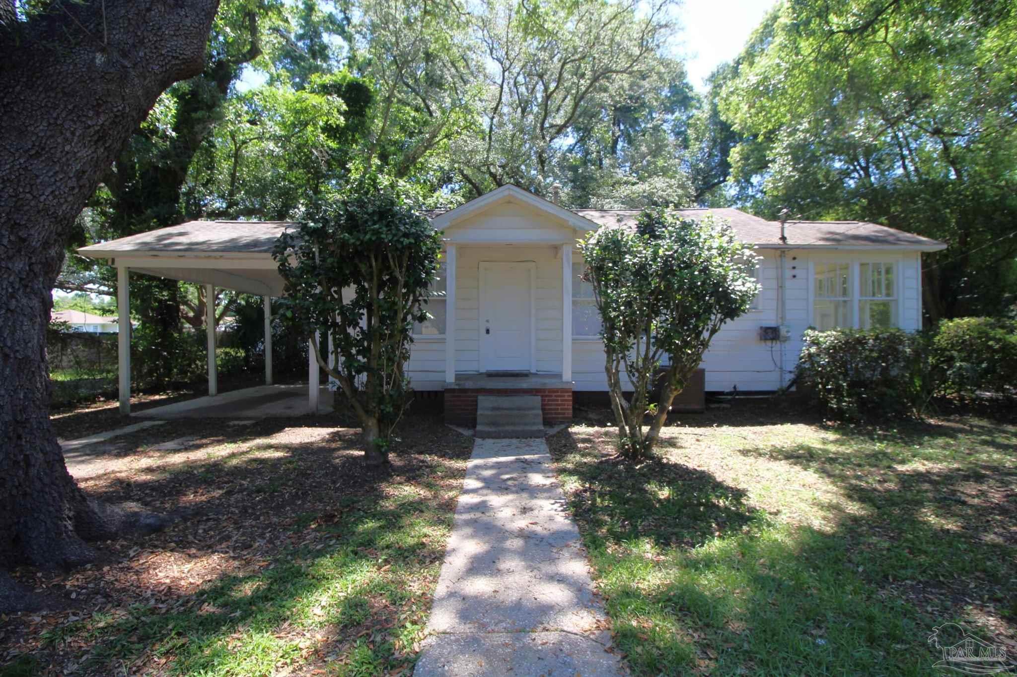 Photo 1 of 18 — 1218 N Kirk St, Pensacola, FL 32505