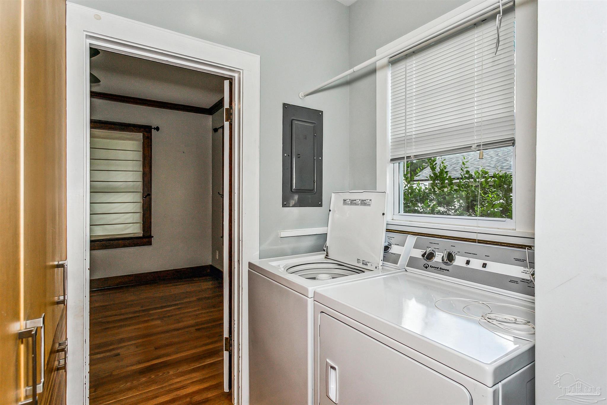 Pensacola, Florida 32503, United States, 3 Bedrooms Bedrooms, ,1 BathroomBathrooms,Residential,Active,161515