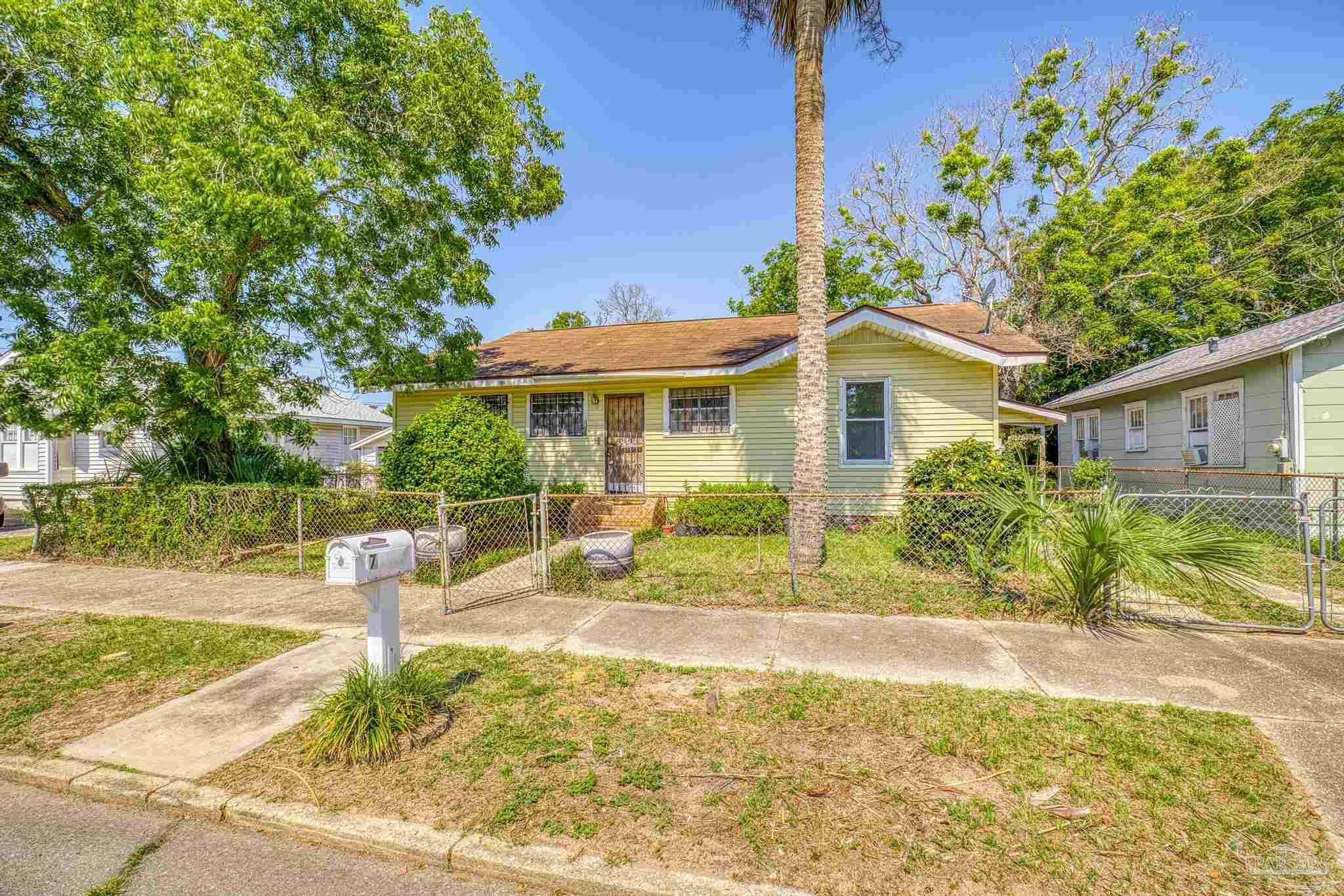 Photo 1 of 32 — 7 N G St, Pensacola, FL 32501
