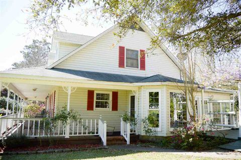 A home in Atmore