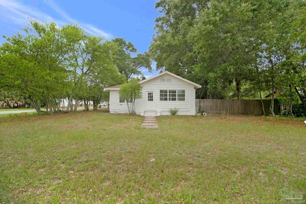 1322 WISTERIA AVE, PENSACOLA, FL 32507 - Image fc4e24c88bafafa048342f65d18ff56e/2728007626