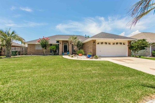 9141 DAYTONA DR, PENSACOLA, FL 32506 - Image fdd1de7cb1325d69ae1bd3e6806cc44e/3159648428