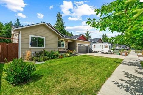 Photo of 1105 Honeysuckle Ave, Sandpoint, ID 83864 (MLS # 20252865)