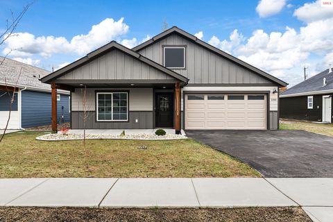 Photo of 2302 Maverick Ct, Sandpoint, ID 83864 (MLS # 20252823)