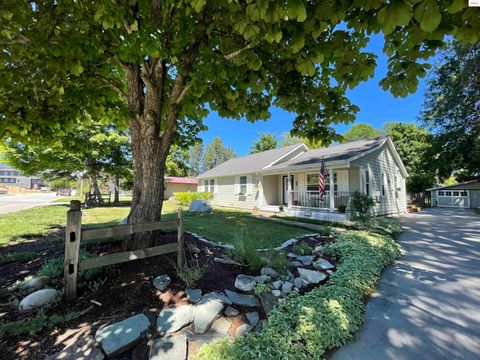 Photo of 509 Olive Ave, Sandpoint, ID 83864 (MLS # 20252849)