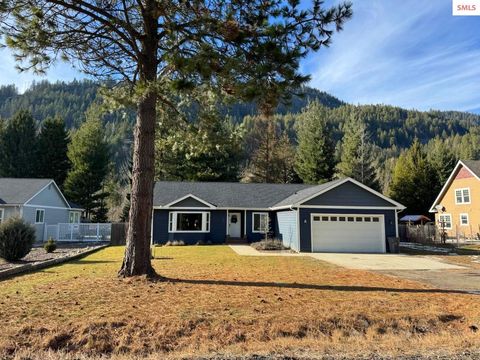 Photo of 102 Park Ln, Sandpoint, ID 83864 (MLS # 20260218)