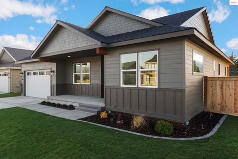 Photo of 2057 S Aspen Way, Sandpoint, ID 83864 (MLS # 20252737)