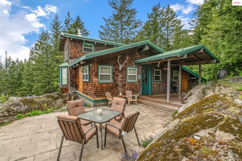 Photo of 1298 Raven Ridge Rd, Sandpoint, ID 83864 (MLS # 20261011)