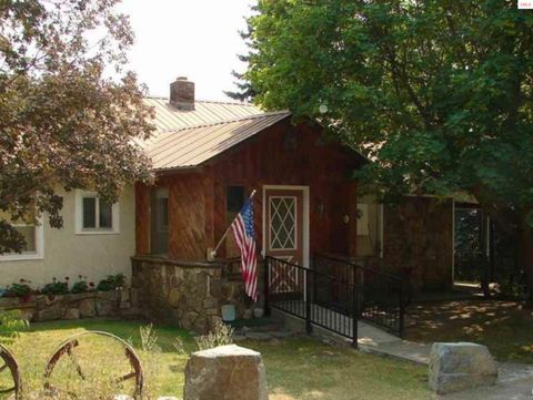 Photo of 6468 Comanche St, Bonners Ferry, ID 83805 (MLS # 20260529)