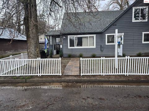 Photo of 215 Forest Ave, Sandpoint, ID 83864 (MLS # 20260150)