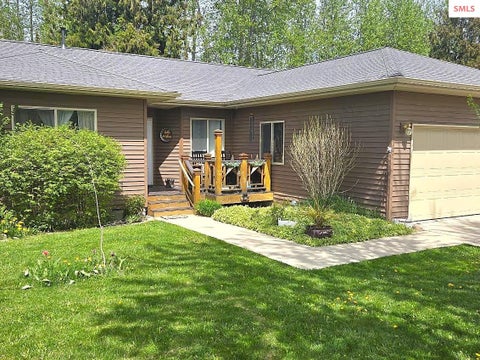 Photo of 1305 Honeysuckle Ave, Sandpoint, ID 83864 (MLS # 20261051)