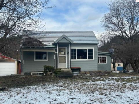 Photo of 6699 Comanche St, Bonners Ferry, ID 83805 (MLS # 20260586)