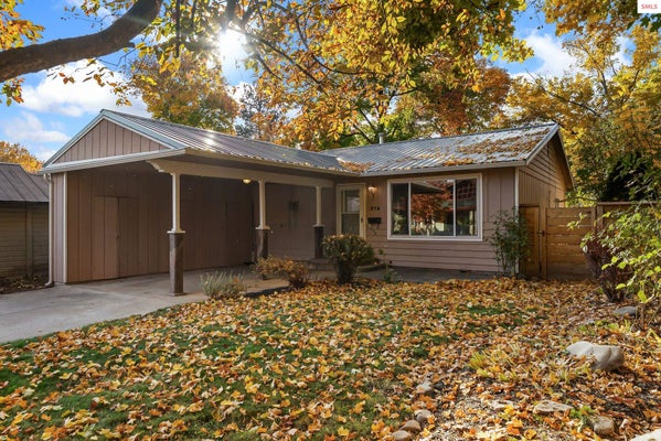 216 S 4TH AVE, SANDPOINT, ID 83864 - Image 4d22fb1e9d6dc1f10a64e9d85aadbe6f/1660277466