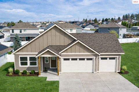 Photo of 3264 N Van Winkle St, Post Falls, ID 83854 (MLS # 20260841)
