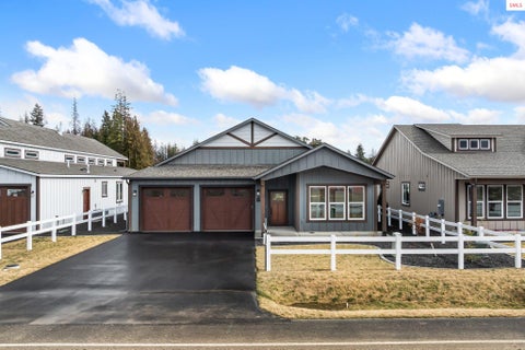 Photo of 140 Backtrack Rd, Sandpoint, ID 83864 (MLS # 20260961)