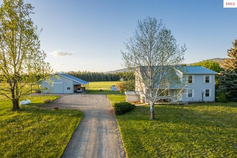 Photo of 407 Fawn Lane, Bonners Ferry, ID 83805 (MLS # 20261095)