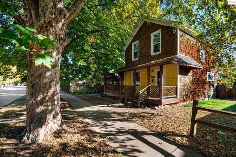 Photo of 819 Cedar St, Sandpoint, ID 83864 (MLS # 20252558)