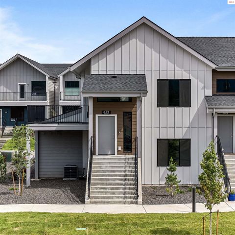Photo of 962 E Railroad Avenue, Post Falls, ID 83854 (MLS # 20251894)
