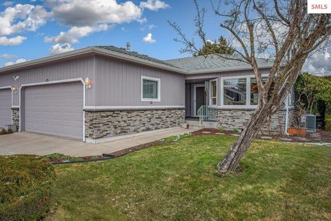 Photo of 1485 W Woodlawn Dr, Hayden, ID 83835 (MLS # 20260346)
