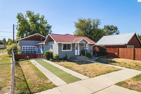 Photo of 436 Lavina Ave, Sandpoint, ID 83864 (MLS # 20252739)
