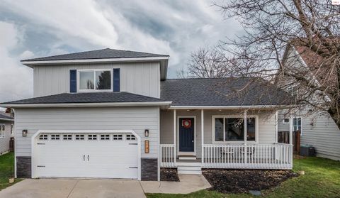 Photo of 1721 Northshore Dr, Sandpoint, ID 83864 (MLS # 20252801)