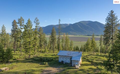 Photo of 329 That Way, Bonners Ferry, ID 83805 (MLS # 20251095)