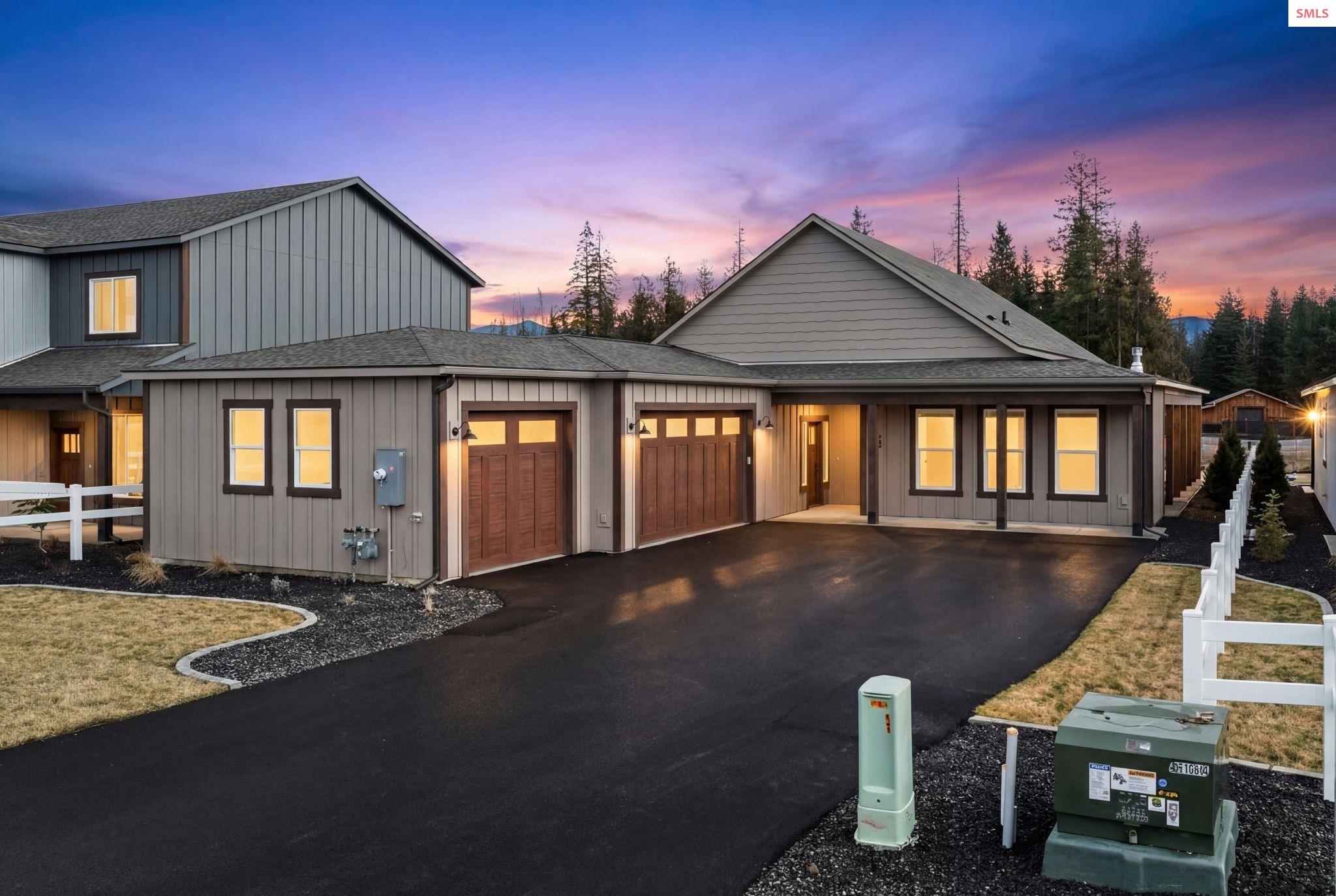 Photo 1 of 40 — 147 Backtrack Rd, Sandpoint, ID 83864