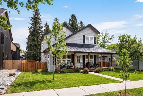 Photo of 515 S Lavina Ave, Sandpoint, ID 83864 (MLS # 20260584)