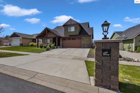 Photo of 13439 N Shimmering Ct, Rathdrum, ID 83858 (MLS # 20260566)