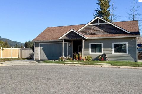 Photo of 318 Creekview Ct, Sandpoint, ID 83864 (MLS # 20252584)