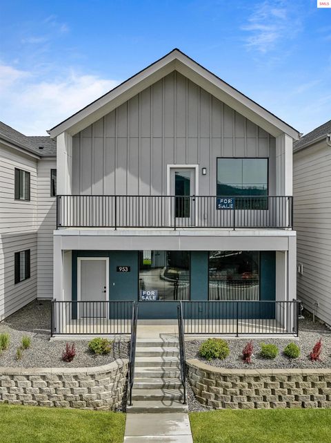 Photo of 953 E Railroad Ave, Post Falls, ID 83854 (MLS # 20251887)