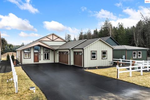 Photo of 105 Backtrack Rd, Sandpoint, ID 83864 (MLS # 20260332)