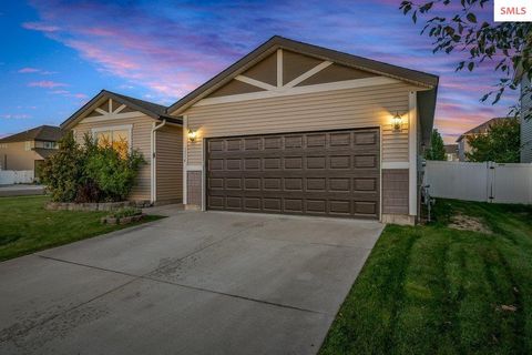 Photo of 3334 N Woodford St, Post Falls, ID 83854 (MLS # 20252621)