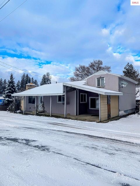 Photo of 6873 Hillside Alley, Bonners Ferry, ID 83805 (MLS # 20260052)