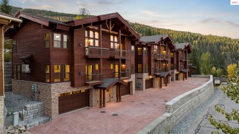 Photo of 42 Olaf Ct, Sandpoint, ID 83864 (MLS # 20251078)