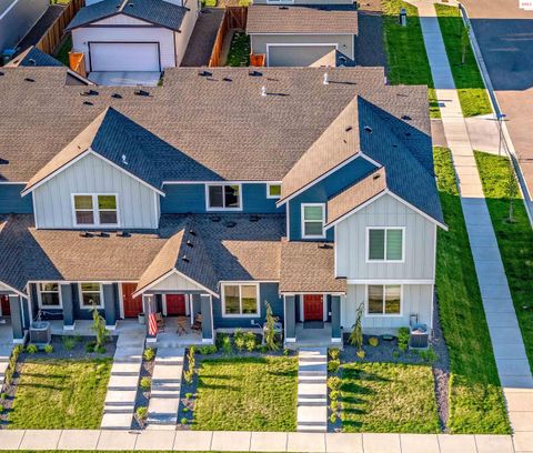 Photo of 130 E Spirea LN, Hayden, ID 83835 (MLS # 20261106)