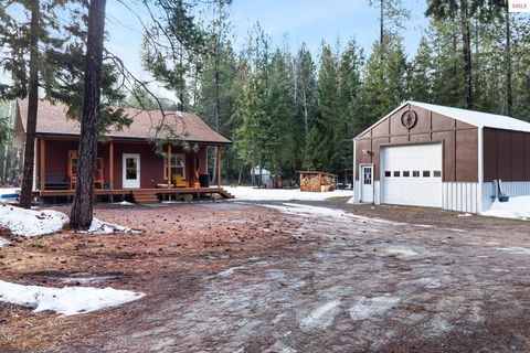 Photo of 870 & 842 Samuels Rd, Sandpoint, ID 83864 (MLS # 20260595)