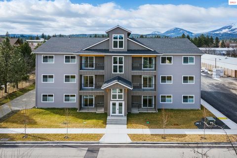 Photo of 424 Olive Ave #304 Ave, Sandpoint, ID 83864 (MLS # 20250525)