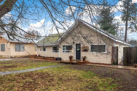 Photo of 1215 Church Street, Sandpoint, ID 83864 (MLS # 20260317)