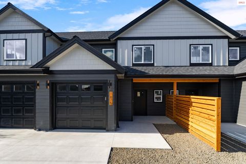 Photo of 1675 Onyx Ct, Sandpoint, ID 83864 (MLS # 20252705)